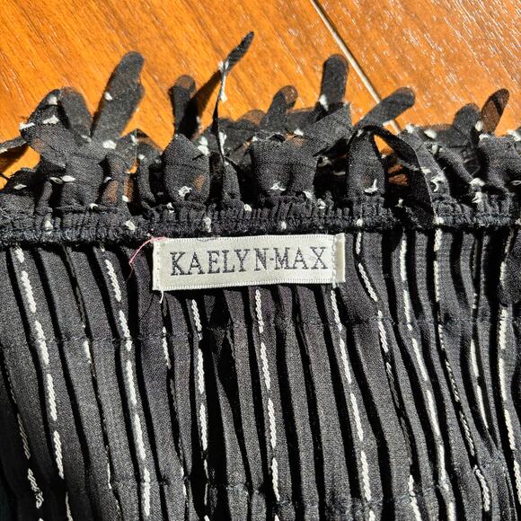 Kaelyn-Max Black Off-Shoulder Top with Bell Sleeves Size XL - Picture 2 of 12